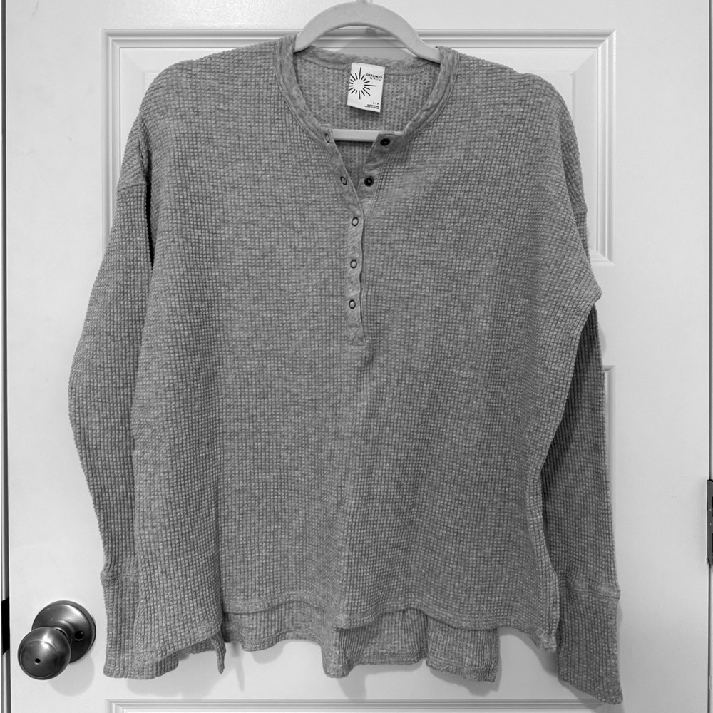 Offline by Aerie Gray Waffle Button Up Shirt - size S - never worn